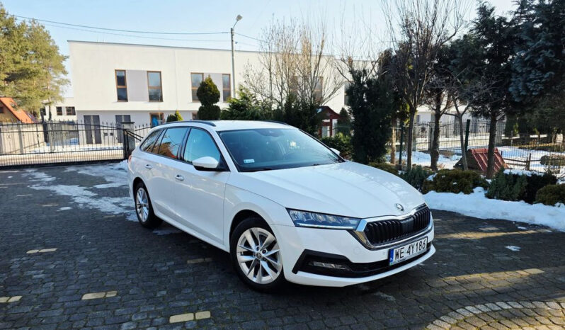SKODA Octavia  | FWD (przód) | Manualna | 150 KM | Biały