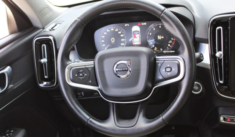 VOLVO XC 40 | FWD (przód) | Manualna | 156 KM | Czarny full
