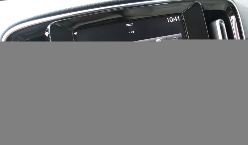 VOLVO XC 40 | FWD (przód) | Manualna | 156 KM | Czarny full