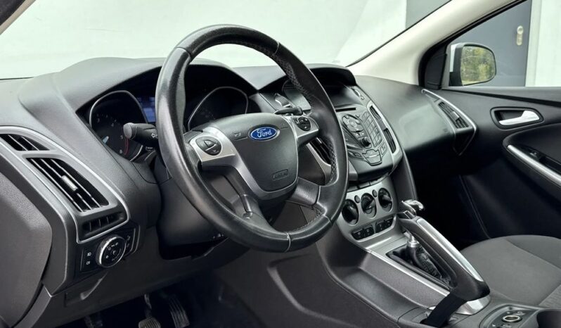 FORD Focus  | FWD (przód) | Manualna | 140 KM | Srebrny full