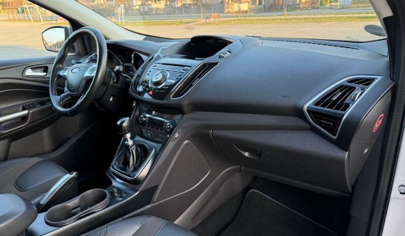 FORD Kuga  | 4×4 (doł. automatycznie) | Manualna | 140 KM | Srebrny full