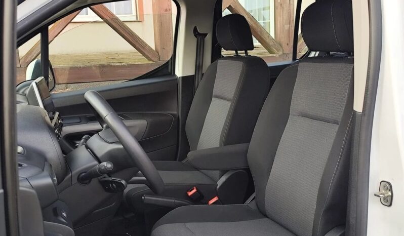 TOYOTA ProAce City | FWD (przód) | Manualna | 130 KM | Biały full