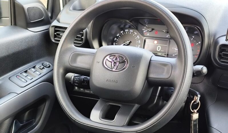TOYOTA ProAce City | FWD (przód) | Manualna | 130 KM | Biały full