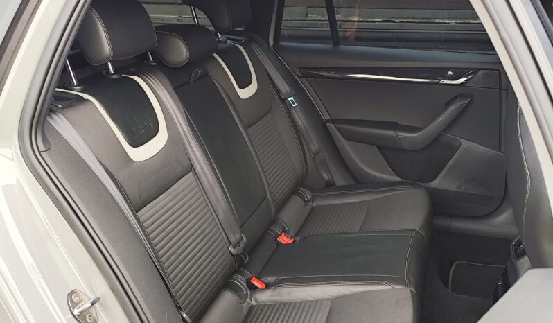 SKODA Octavia  | FWD (przód) | Automatyczna | 184 KM | Szary full