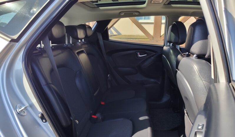 HYUNDAI ix35  | przedni | Manualna | 163 KM | Srebrny full