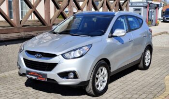 HYUNDAI ix35  | przedni | Manualna | 163 KM | Srebrny full