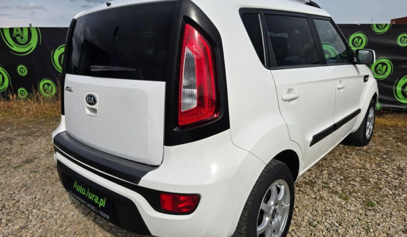KIA Soul  | FWD (przód) | Manualna | 140 KM | Biały full