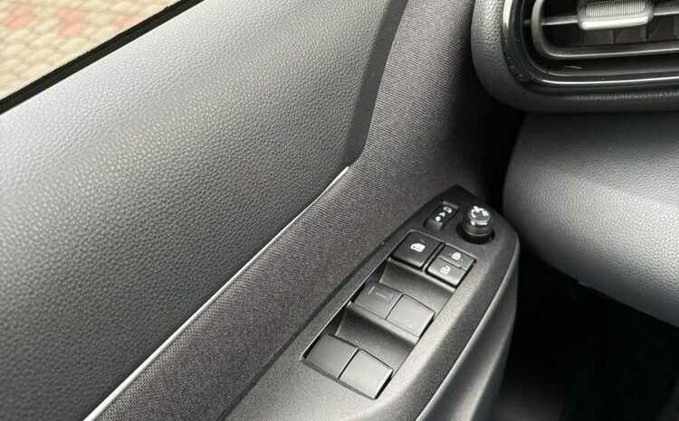 TOYOTA Yaris Cross | FWD (przód) | Automatyczna | 92 KM | Biały full