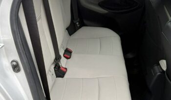 TOYOTA Yaris  | FWD (przód) | Automatyczna | 92 KM | Srebrny full