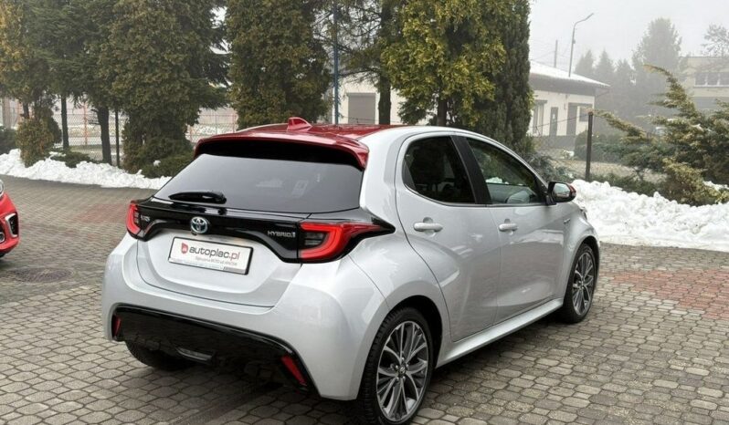TOYOTA Yaris  | FWD (przód) | Automatyczna | 92 KM | Srebrny full