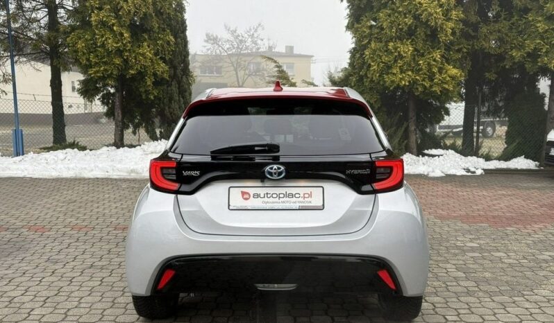 TOYOTA Yaris  | FWD (przód) | Automatyczna | 92 KM | Srebrny full