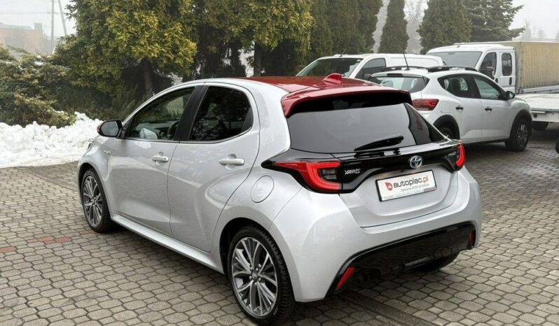 TOYOTA Yaris  | FWD (przód) | Automatyczna | 92 KM | Srebrny full