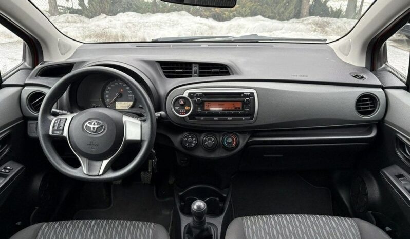 TOYOTA Yaris  | FWD (przód) | Manualna | 69 KM | Czerwony full