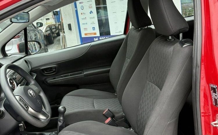 TOYOTA Yaris  | FWD (przód) | Manualna | 69 KM | Czerwony full