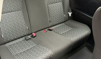 TOYOTA Yaris  | FWD (przód) | Manualna | 69 KM | Czerwony full