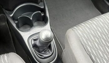 TOYOTA Yaris  | FWD (przód) | Manualna | 69 KM | Czerwony full