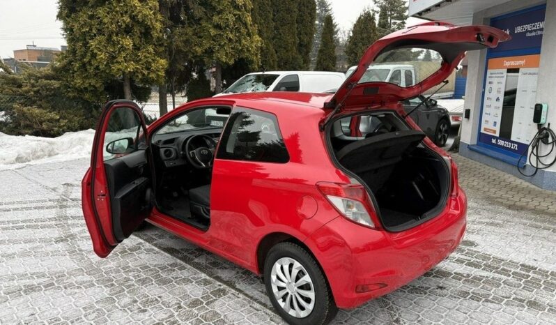 TOYOTA Yaris  | FWD (przód) | Manualna | 69 KM | Czerwony full