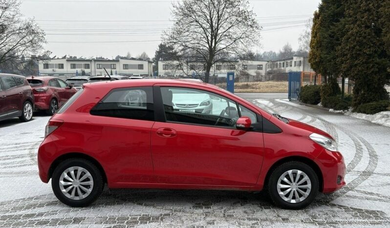 TOYOTA Yaris  | FWD (przód) | Manualna | 69 KM | Czerwony full