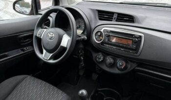 TOYOTA Yaris  | FWD (przód) | Manualna | 69 KM | Czerwony full