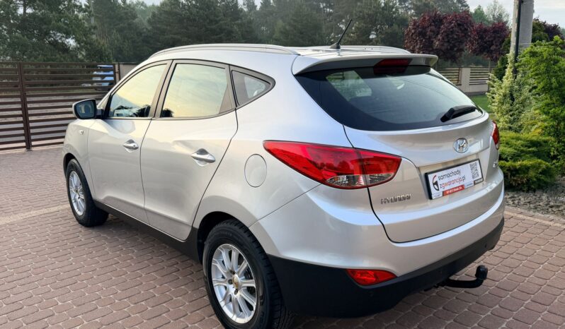 HYUNDAI ix35  | FWD (przód) | Manualna | 135 KM | Srebrny full