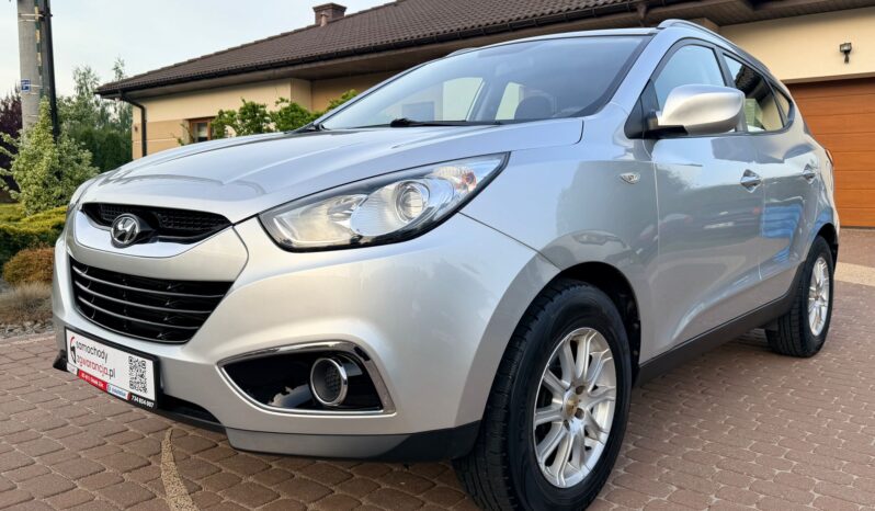 HYUNDAI ix35  | FWD (przód) | Manualna | 135 KM | Srebrny full