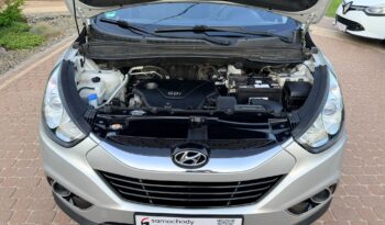 HYUNDAI ix35  | FWD (przód) | Manualna | 135 KM | Srebrny full