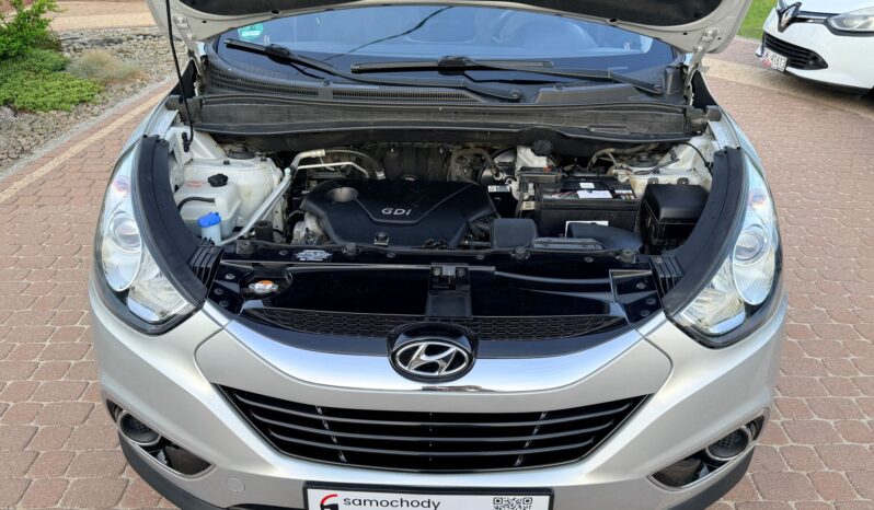 HYUNDAI ix35  | FWD (przód) | Manualna | 135 KM | Srebrny full