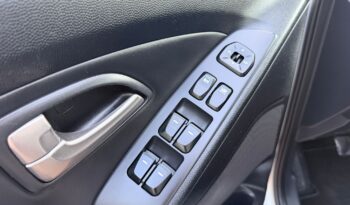 HYUNDAI ix35  | FWD (przód) | Manualna | 135 KM | Srebrny full