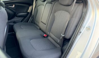 HYUNDAI ix35  | FWD (przód) | Manualna | 135 KM | Srebrny full