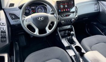 HYUNDAI ix35  | FWD (przód) | Manualna | 135 KM | Srebrny full
