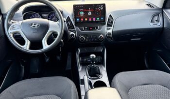 HYUNDAI ix35  | FWD (przód) | Manualna | 135 KM | Srebrny full