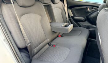 HYUNDAI ix35  | FWD (przód) | Manualna | 135 KM | Srebrny full