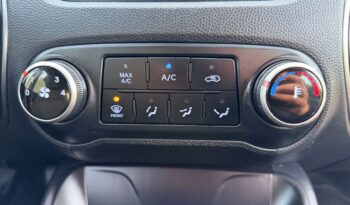 HYUNDAI ix35  | FWD (przód) | Manualna | 135 KM | Srebrny full