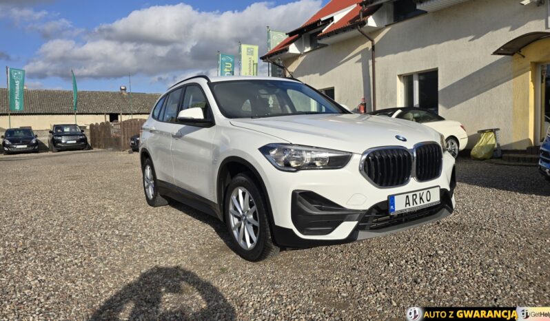 BMW X1  | 4×4 (stały) | Automatyczna | 190 KM | Biały