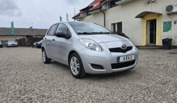 Toyota Yaris  | Fwd (Przód) | Manualna | 100 Km | Srebrny