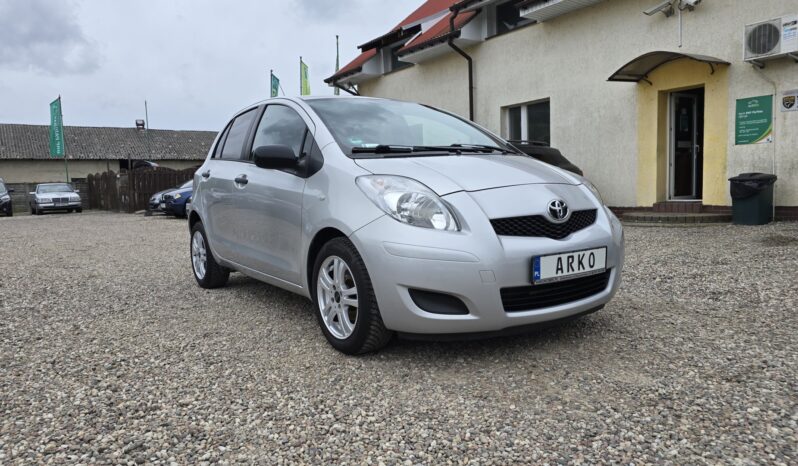 Toyota Yaris  | Fwd (Przód) | Manualna | 100 Km | Srebrny