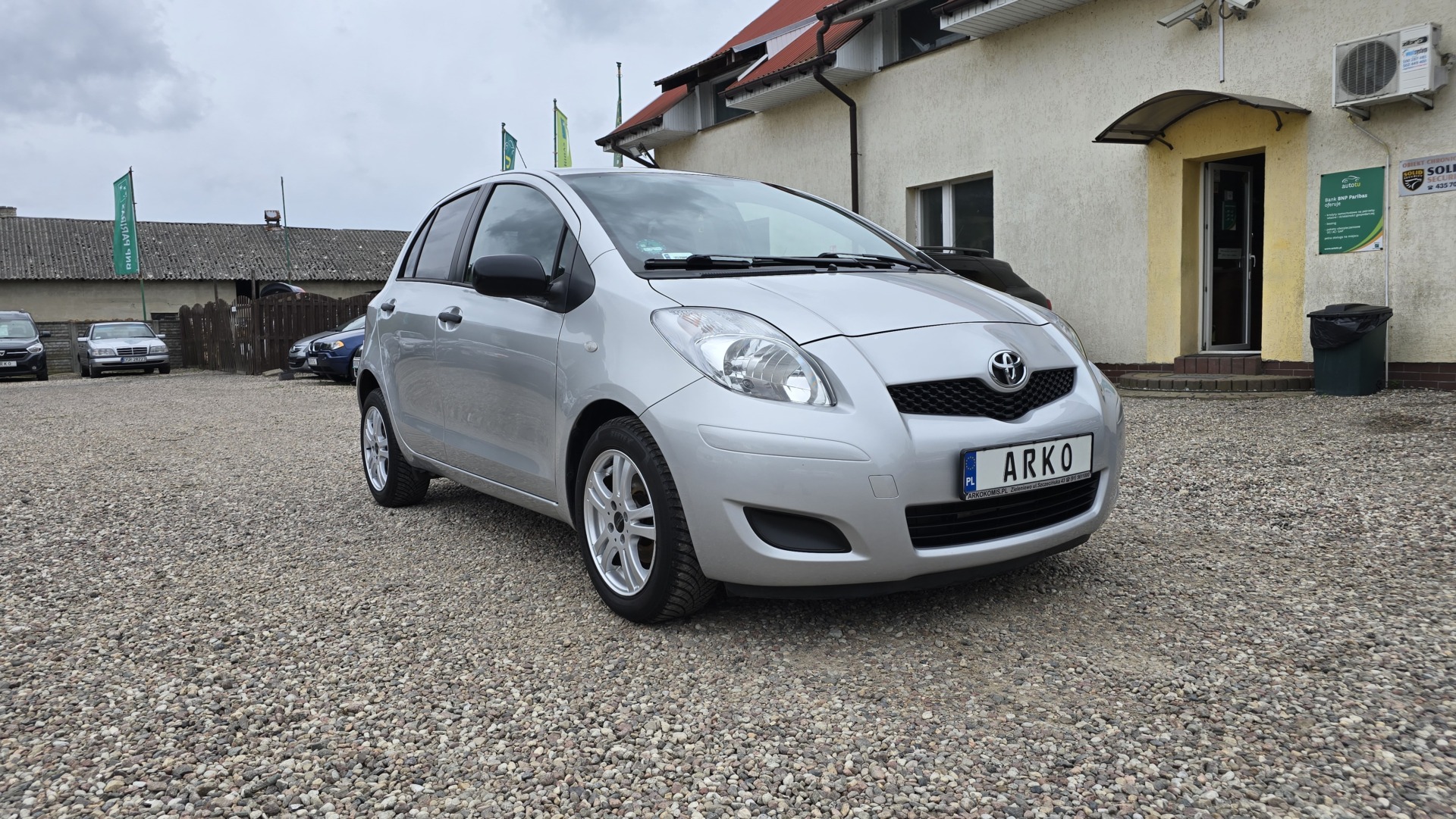 Toyota Yaris  | Fwd (Przód) | Manualna | 100 Km | Srebrny