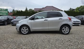 TOYOTA Yaris  | FWD (przód) | Manualna | 100 KM | Srebrny full