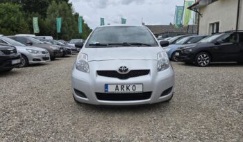 TOYOTA Yaris  | FWD (przód) | Manualna | 100 KM | Srebrny full