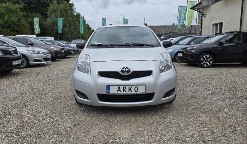 TOYOTA Yaris  | FWD (przód) | Manualna | 100 KM | Srebrny full