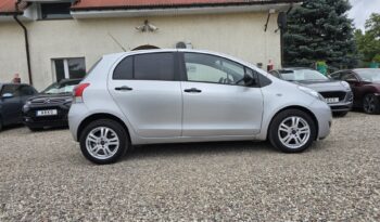 TOYOTA Yaris  | FWD (przód) | Manualna | 100 KM | Srebrny full