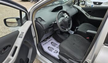 TOYOTA Yaris  | FWD (przód) | Manualna | 100 KM | Srebrny full