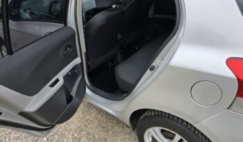 TOYOTA Yaris  | FWD (przód) | Manualna | 100 KM | Srebrny full