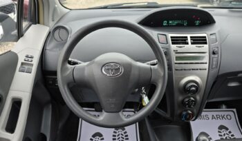 TOYOTA Yaris  | FWD (przód) | Manualna | 100 KM | Srebrny full