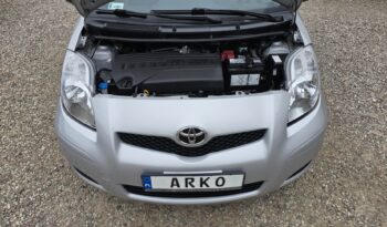 TOYOTA Yaris  | FWD (przód) | Manualna | 100 KM | Srebrny full