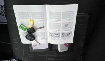 TOYOTA Yaris  | FWD (przód) | Manualna | 100 KM | Srebrny full