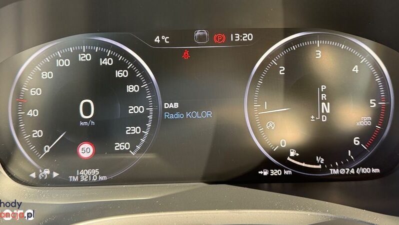 VOLVO XC 60 | FWD (przód) | Automatyczna | 190 KM | Czarny full
