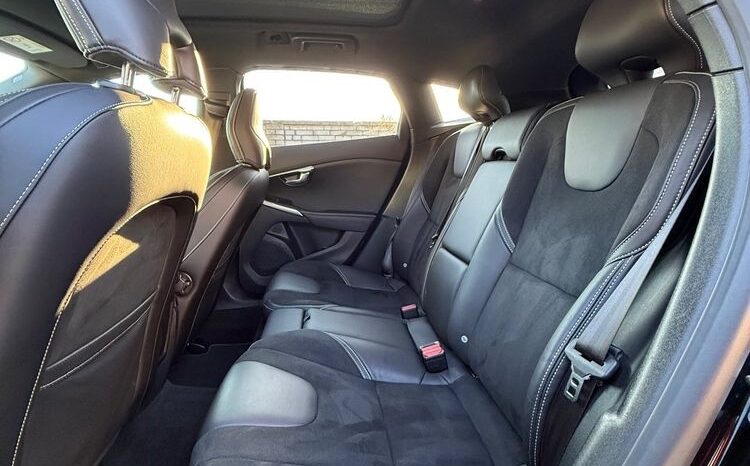 VOLVO V40  | FWD (przód) | Automatyczna | 152 KM | Czarny full