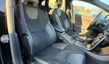 VOLVO V40  | FWD (przód) | Automatyczna | 152 KM | Czarny full
