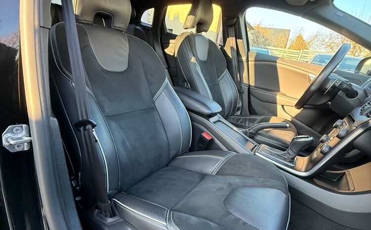 VOLVO V40  | FWD (przód) | Automatyczna | 152 KM | Czarny full